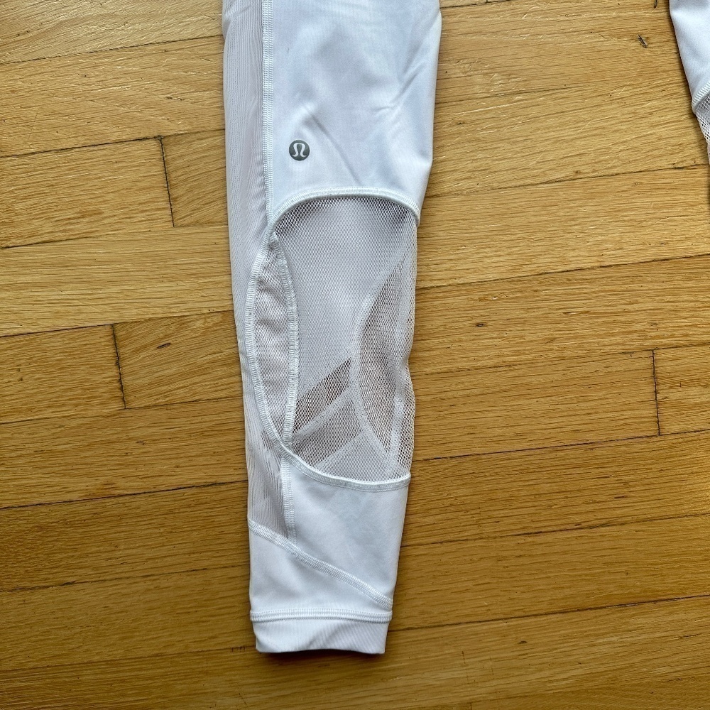 Lululemon Clear The Court 28 White With Hint of Pink Leggings Women's Size 4 - Picture 10 of 14